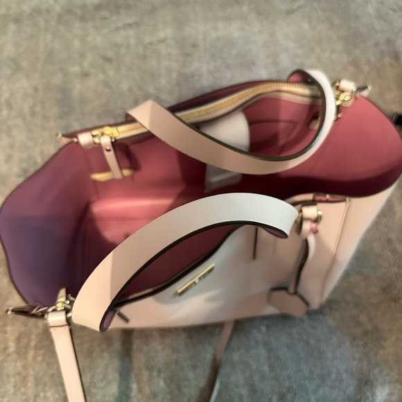 Kate spade handbag/ crossbody - Picture 2 of 3